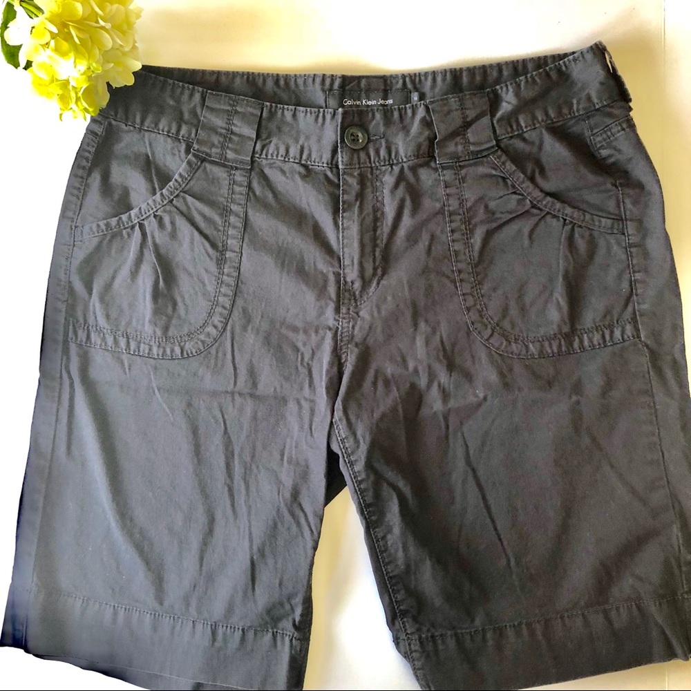 Calvin Klein women’s black casual shorts size 14